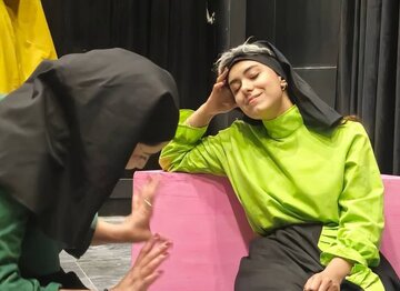 از سومین تا سیاُمین دوره: کارگردانی که سالیان سال است به همدان میرود/ تئاتر کودک و نوجوان؛ تجربهای مشترک میان کودک و خانواده