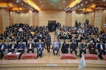 استاندار سنان در جمع دانشجویان استان