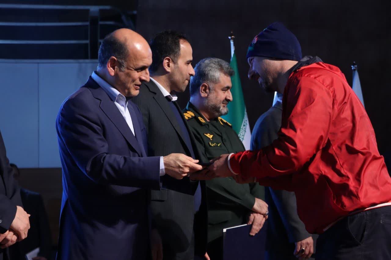 استاندار گیلان :نوسازی ناوگان حملونقل عمومی، زمینه ساز ارتقای رضایت مردم است استاندار گیلان :نوسازی ناوگان حملونقل عمومی، زمینه ساز ارتقای رضایت مردم است