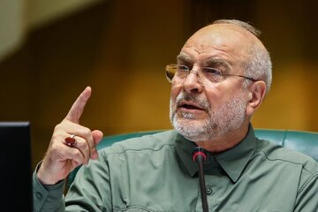 انتقاد قالیباف از تعدد مراکز متعدد تصمیمگیری بدون پذیرش مسئولیت/ حکمرانی را نمیتوان در اتاقهای دربسته پیش برد