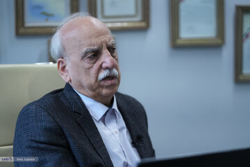 اگر ارز چندنرخی در ایران ادامه پیدا کند به سرنوشت ونزوئلا و آرژانتین دچار می شویم