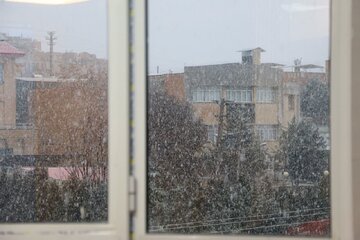 بارش برف در محور فارسان–چلگردو باران در برخی جادههای چهارمحال و بختیاری