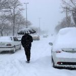 بارش برف همچنان در همدان ادامه دارد