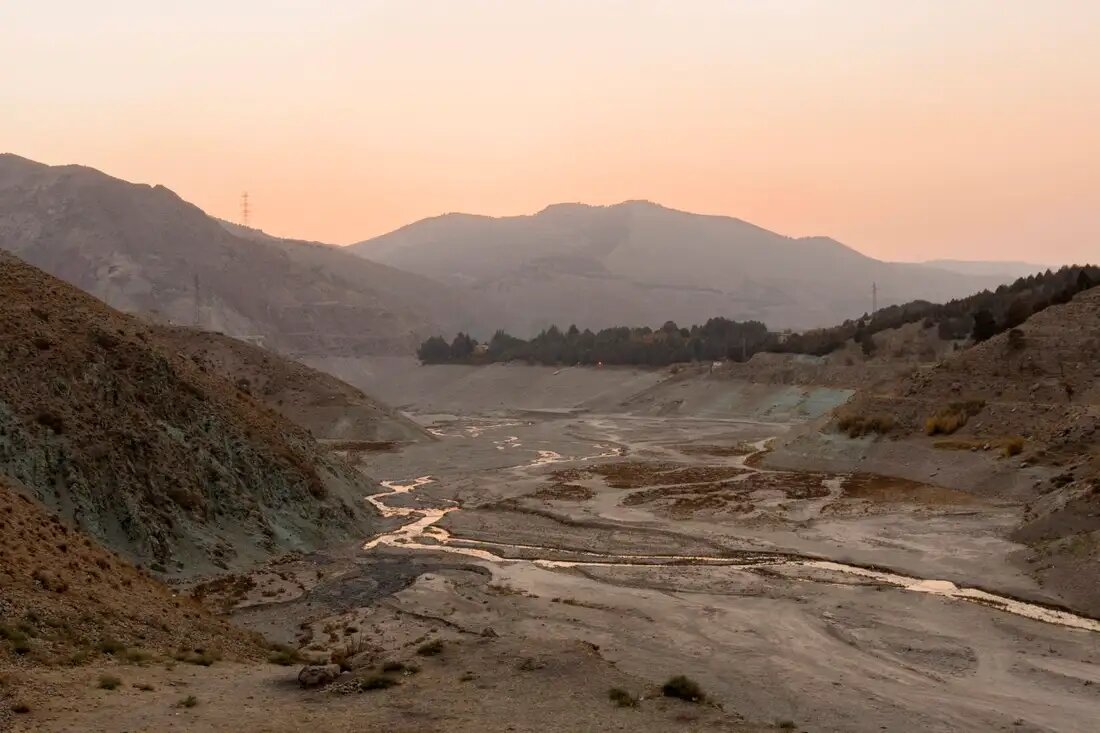 بحران بیسابقه آب ایران زیر ذرهبین رسانههای جهانی/ کشاورزی ناکارآمد، سدسازی بیبرنامه و فرونشست؛ سهضلعی بحران آب