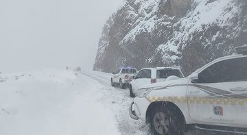 برف و لغزندگی در برخی جادهها؛ محدودیتهای ترافیکی ۲۱ آذر اعلام شد