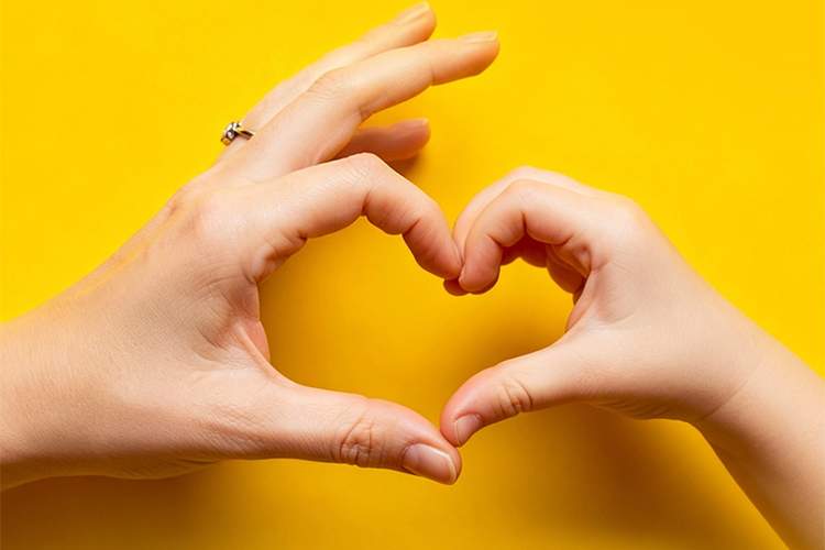 بسته اینترنت تخفیفی و مکالمه رایگان ایرانسل به مناسبت روز مادر