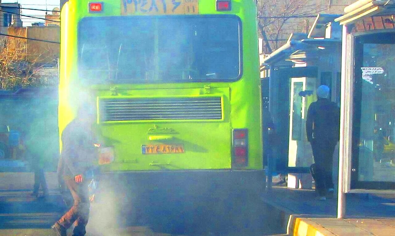 بنزین گران برای خودروهای پاک، ارزان برای آلایندهها!/ «خودروهای فرسوده، موتور اصلی تولید آلایندههای تهران»