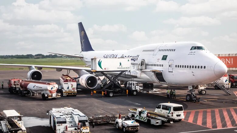 «بوئینگ ۷۴۷» در هر کیلومتر چقدر بنزین میسوزاند؟ / نگاهی به مصرف غول افسانهای آسمان