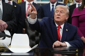 ترامپ روز به روز بیشتر بایدن میشود