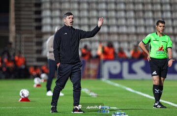 تشویق کریم باقری مقابل چشم تراکتوریها