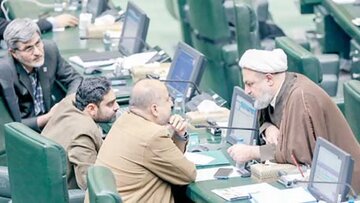 تندروها فقط علیه دولت پزشکیان شمشیر نکشیده اند؛ قوه قضاییه هم از دروغ و تهمت بی بهره نماند/ افراطیون آشکارا خواستار محاکمه رئیس قوه قضائیه شدند