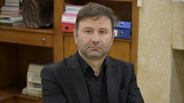 توافق با ادارات برای عقب نشینی و آزادسازی معابر بسیار دشوار است/ همکاری ادارات، ترافیک شهر را روان‌تر می‌کند