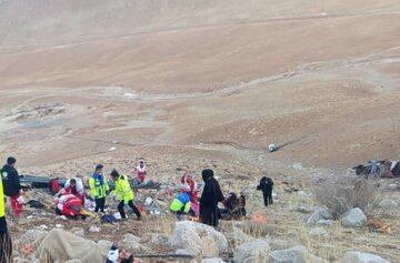 حادثه رانندگی دردناک در محور یاسوج-سمیرم با ۳ کشته و ۱۸ زخمی