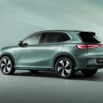 حرکت خودروهای برقی به صورت جانبی با چرخش ۹۰ درجه‌ای چرخ‌ها