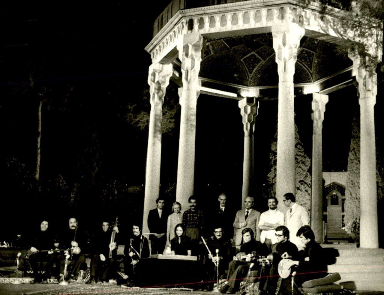 حسین علیزاده و رقصنده مشهور در حافظیه + عکس