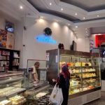 خرید شیرینی نصف شد/ بهره‌مند: روغن را ۱.۵ میلیون تومان می‌خریدیم، یکباره ۴ میلیون تومان شده، آیا می‌شود قیمت شیرینی افزایش پیدا نکند؟