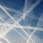 خطوط مرموز در آسمان تهران / رد موشک یا هواپیما؟