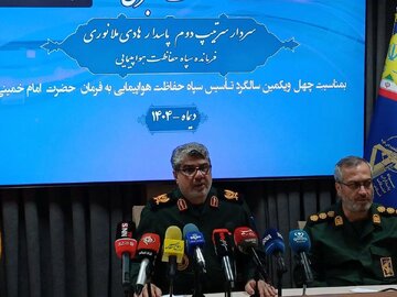 خنثیسازی عملیات گروگانگیری در پرواز مشهد/ فرمانده سپاه حفاظت هواپیمایی: در خصوص بازرسی وزیر راه و شهرسازی همکاران در چارچوب قوانین اقدام کردند