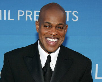 خواننده مشهور اپرا با ضربات چاقو در خانهاش کشته شد/ پسر ۳۱ سالهاش بازداشت شد