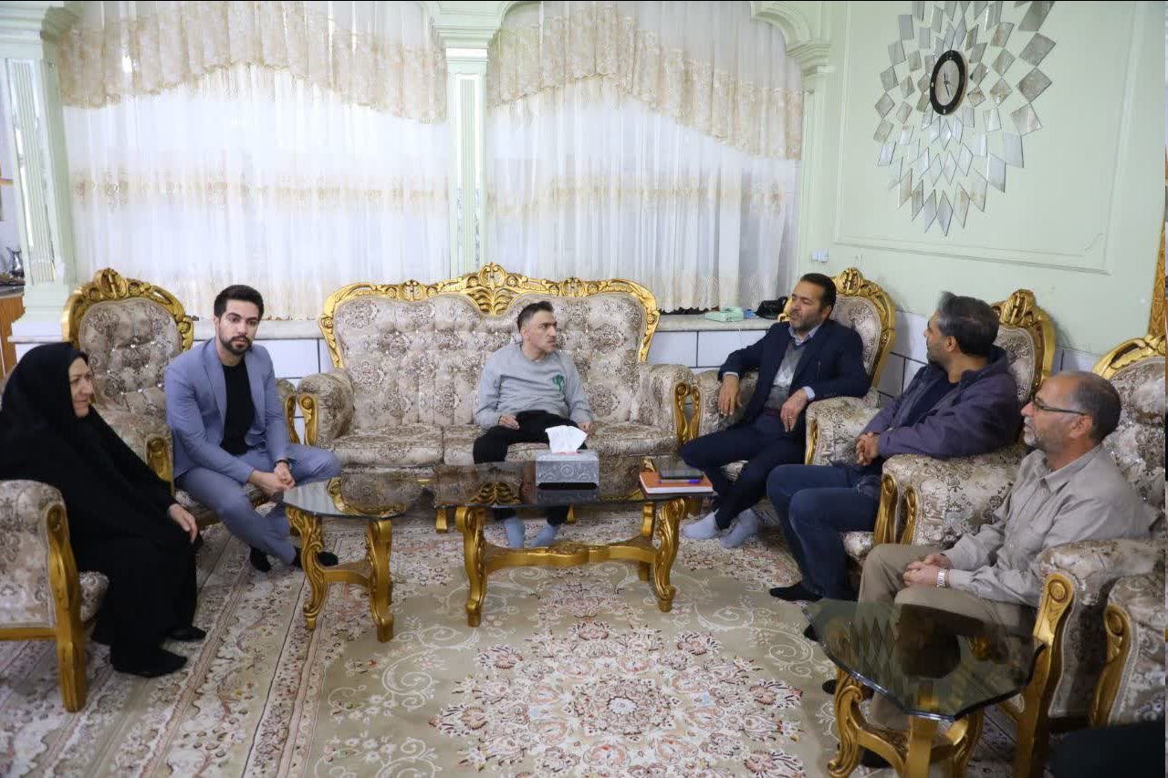 خیر و برکت کشورمان از شهداست، راه شهدا را ادامه دهید