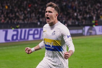 دنیس اکرت مچ کاپیتان تیمملی را خواباند!