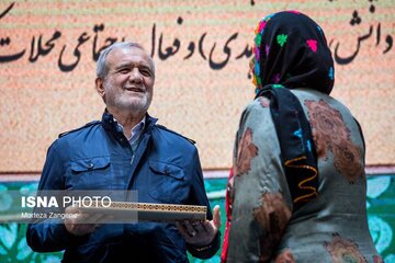 رئیس جمهور به کارشناسان تعارف شاهعبدالعظیمی می کند؟