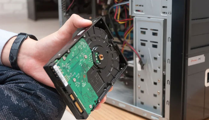 راهنمای کامل حذف و نابودی ایمن هارد دیسکهای قدیمی