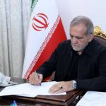 روزنامه اصلاح طلب: مجلس شمشیر رابرای دولت از رو بست/ پزشکیان کوتاه می آید؟