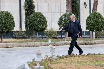 روزنامه اصولگرا: مخالفان پزشکیان در بین اصولگران دو دسته اند؛ یک عده او را بنی صدر می دانند و دسته دیگر منتقدان نجیب هستند