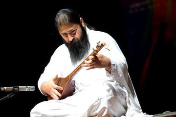 «ریتم مولانا» با مقدمه استاد ادبیات منتشر شد؛ توضیحات مولف