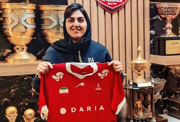 زهرا قنبری بعد از پیوستن به پرسپولیس: استقلالی بودن؟ من یک بازیکن حرفهای هستم