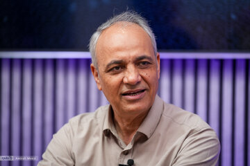 زیدآبادی: آقای سخنگو مگر اصلا مذاکرهای در میان است؟ / وضع به گونهای است که اگر حتی روزنامهها درباره “مذاکره” چیزی بنویسند تذکر میگیرند!