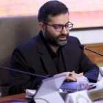 سقاب اصفهانی: در کار و حتی جلسههای دولت هم حضور همسرم را حس میکنم/ انگار دستش بالای سرم است