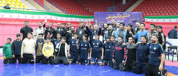 سمنان میزبان رقابت نفس‌گیر ۱۷۰ کشتی‌گیر در جام یادبود حاج‌رضا غیبی و هزاره مناره مسجد جامع