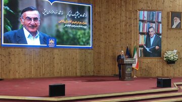 سیدعباس صالحی: فانی در تاریخ معاصر کمنظیر است