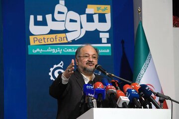 شریعتمداری: تبدیل ایده به محصول لازمه بقای صنعت است