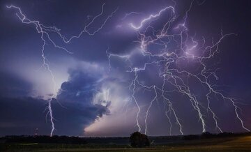 صاعقهزدگی در یاسوج حادثهساز شد