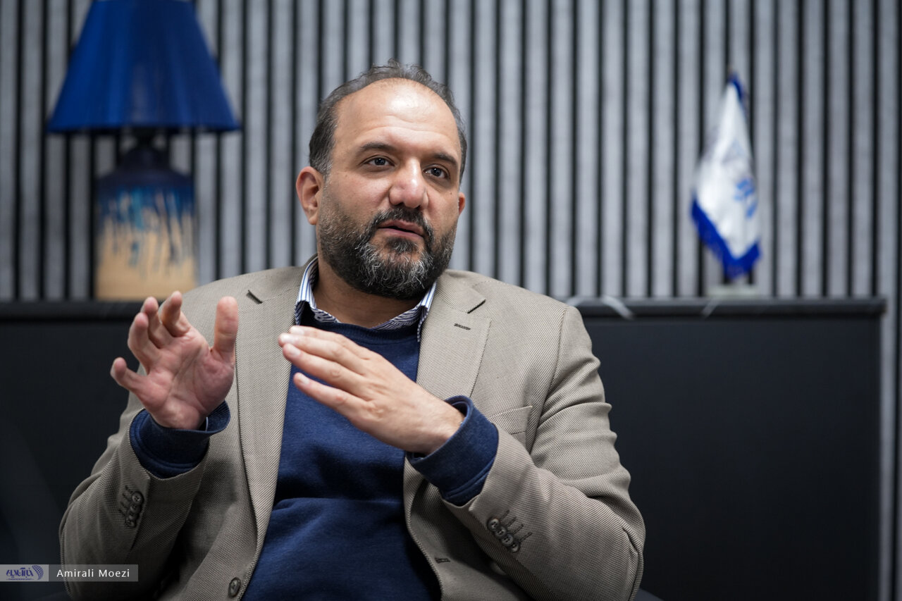 صدور مجوز یا شلیک به سرمایههای اجتماعی؟/ شروین حاجیپور هم باید مثل مرتضی عقیلی، ۴۴ سال از عمرش هدر برود؟!/ نظارت پسینی است، نه پیشینی