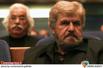 عنایت بخشی در بخش مراقبتهای ویژه