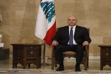 «عون» در دیدار با پاپ: به جهان بگویید که لبنان تسلیم نخواهد شد