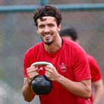 عکس| باکیچ روی دست آقا کریم!