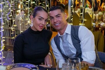 عکس | خرید لاکچری رونالدو و جورجینا در عربستان؛ دو ویلای شگفتانگیز در بهشت خصوصی دریای سرخ!