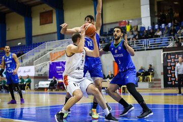 عکس| “دیسبک” رسانه استقلال به پوستر اصفهانیها