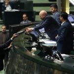 فعال سیاسی اصولگرا: برخی سیاستگذاریهای انجامشده تحت فشار افراد یا نمایندگان خاص صورت میگیرد/ یک نماینده مجلس: بودجه دولتی بنیادهای خصوصی حذف شوند