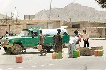 قیمت جدید بنزین، قاچاق را کاهش نمی دهد/ دولت در هرسال 400همت زیان قاچاق سوخت می دهد