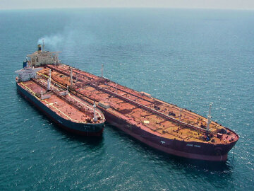 محاصره کامل شد؛ ترامپ دستور توقیف این نفتکش ها را صادر کرد