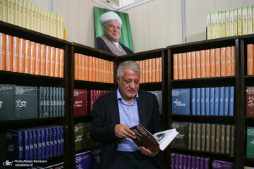 محسن هاشمی: پس از شیوع کرونا خاطرات پدرم را به آقا مسعود دادم/ رهبری درباره خاطرات پدرم تاکنون نظری اعلام نکردهاند