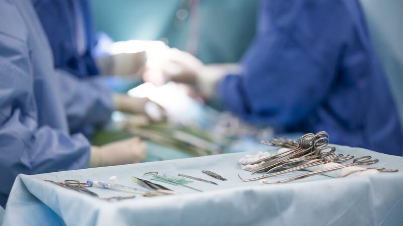 مهمتر از ۵ سکه زیرمیزی انتظار چهار ساله برای جراحی بود/ قبلا پزشکان عمومی مهاجرت میکردند حالا متخصصان/ صف انتظار برای جراحی اطفال دو سال است