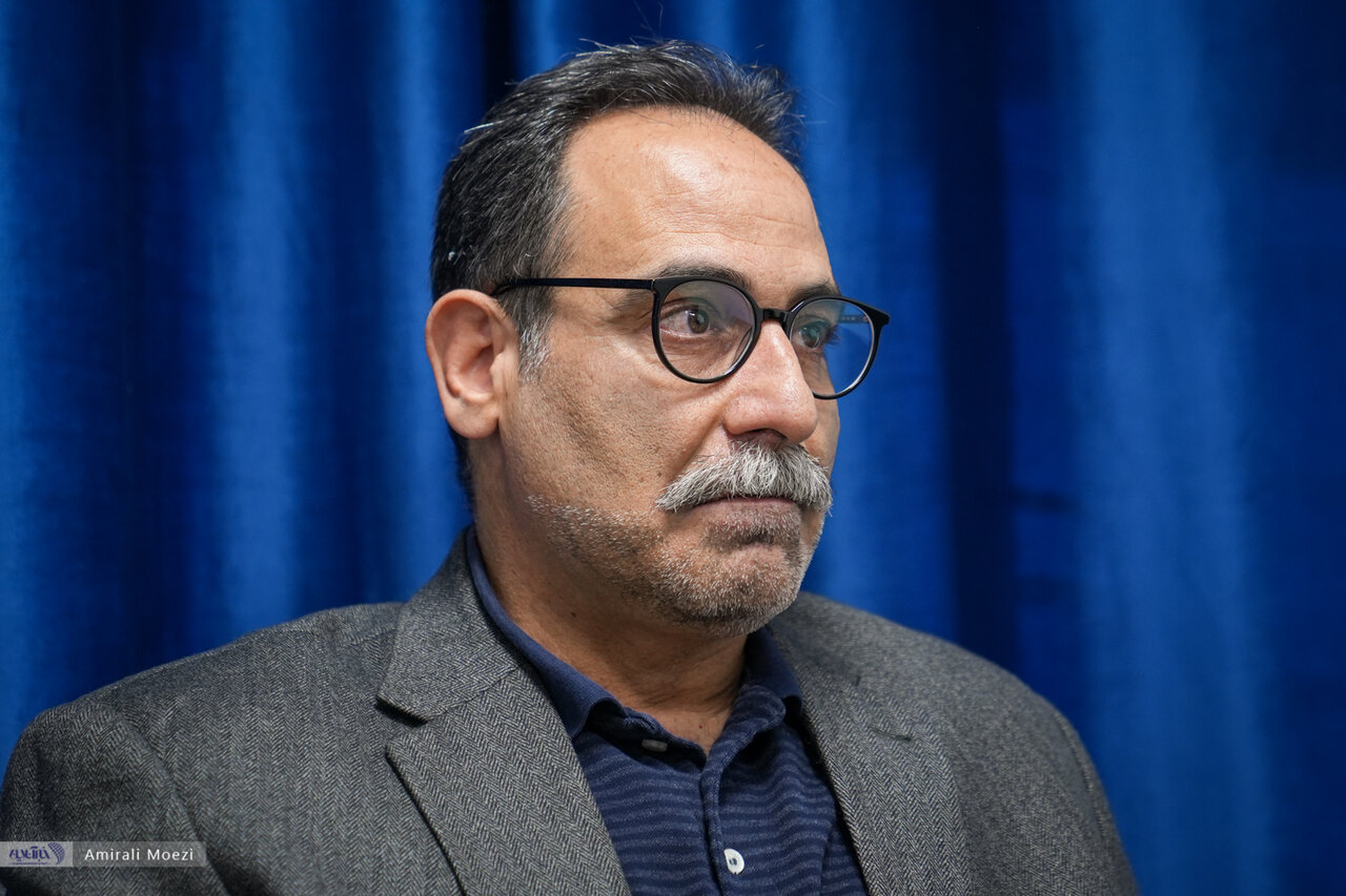 ما جایگاهمان را در خاورمیانه از دست دادهایم/ بازار هنر دنیا هماکنون متمرکز بر جنبشهای هنری عراق است/ حاضر نیستم گبه را با فرش دوره صفوی عوض کنم