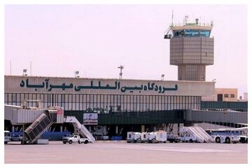 نصب تندیس والرین در ورودی فرودگاه مهرآباد/ عکس